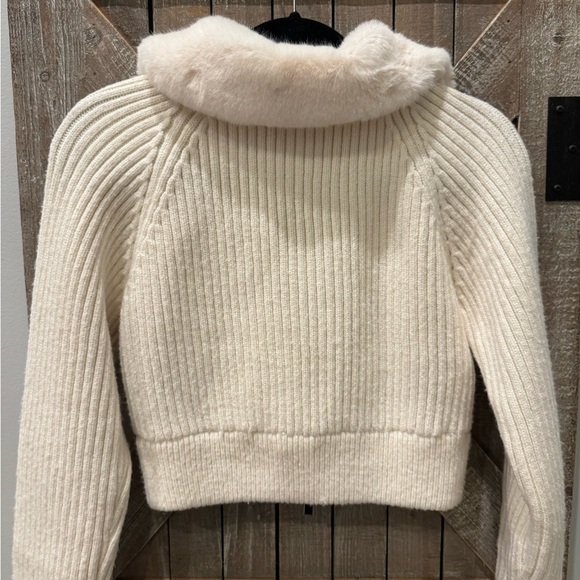 ZARA FAUX FUR LAPEL COLLAR KNIT CARDIGAN - Picture 3 of 4